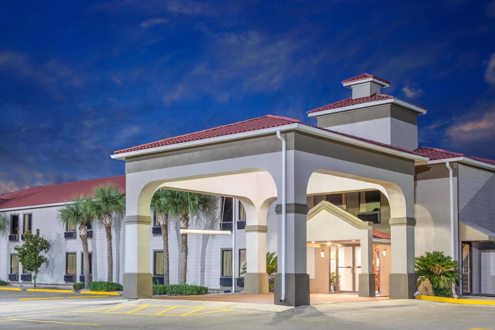 Days Inn By Wyndham Galliano La Esterno foto